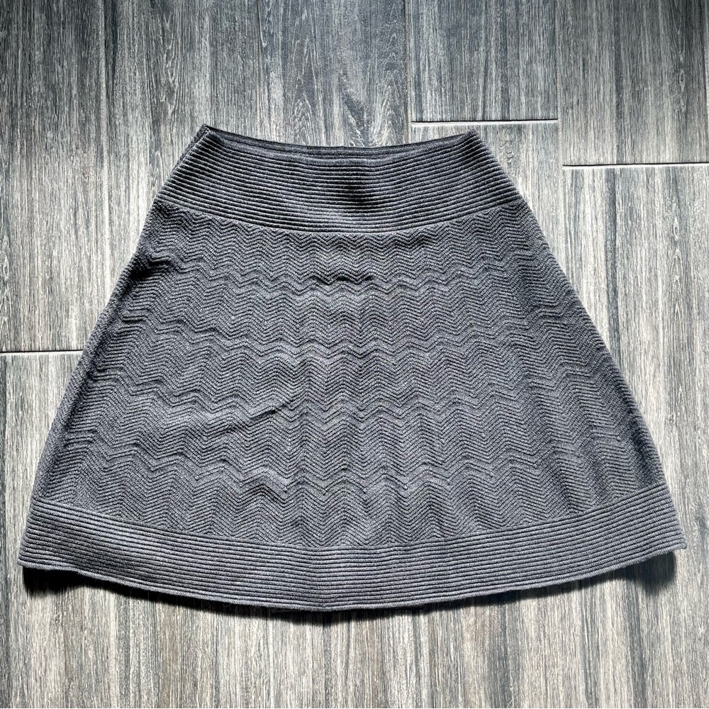 NWT A line gray skirt Max Studio Sz S knit skirt textured